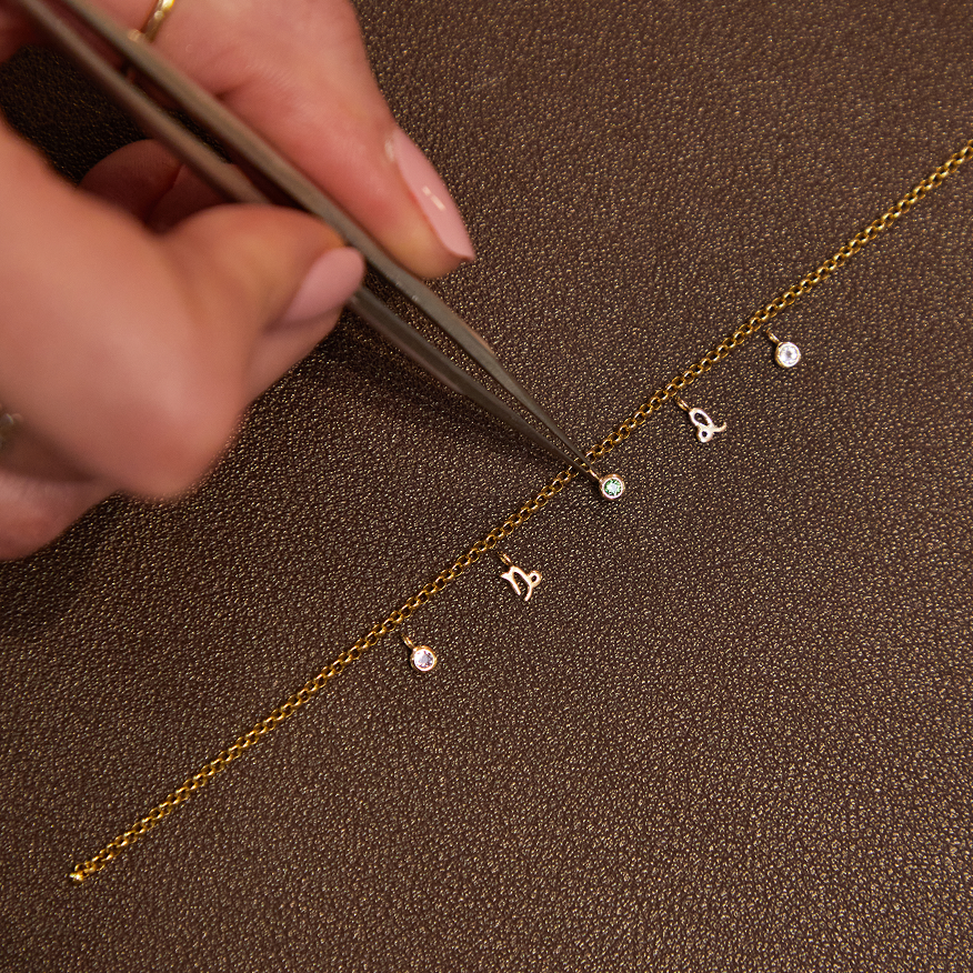 Hatton_Garden_586336f3-eb0c-4ba6-8e80-7e2b513778a0-Astrid & Miyu