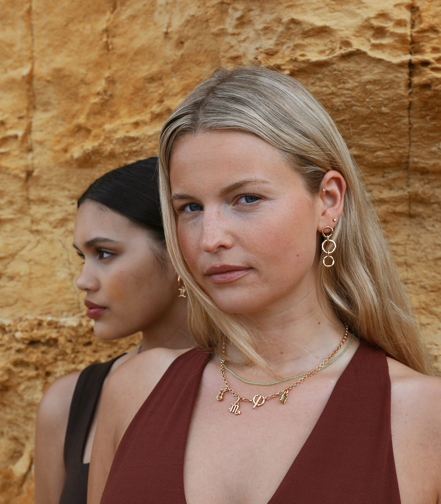 Hero_Desktop_2_4_0b5f79a6-c3df-4fd4-af46-cfe9e6be99a9-Astrid & Miyu