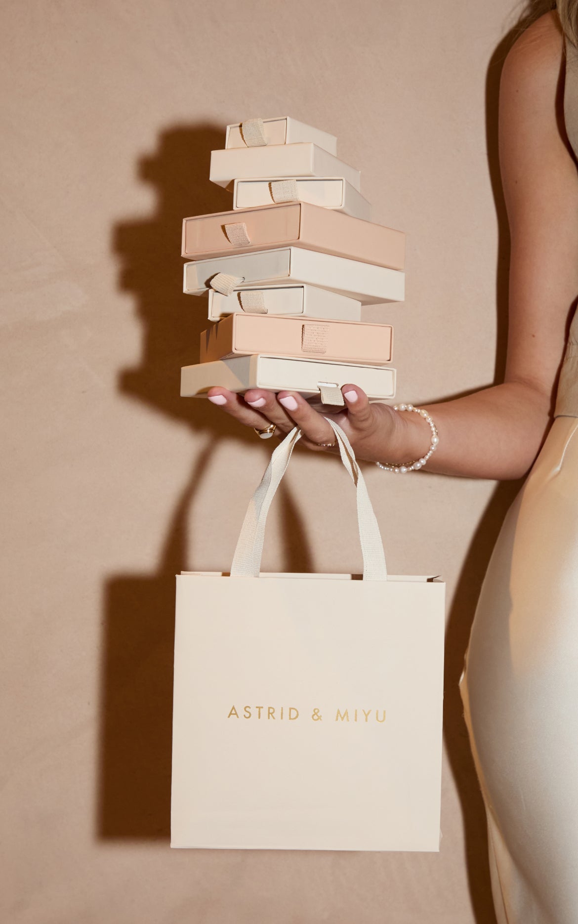 Hero_Mob_26_cd947986-ef92-4d7c-9292-4774f576104f-Astrid & Miyu