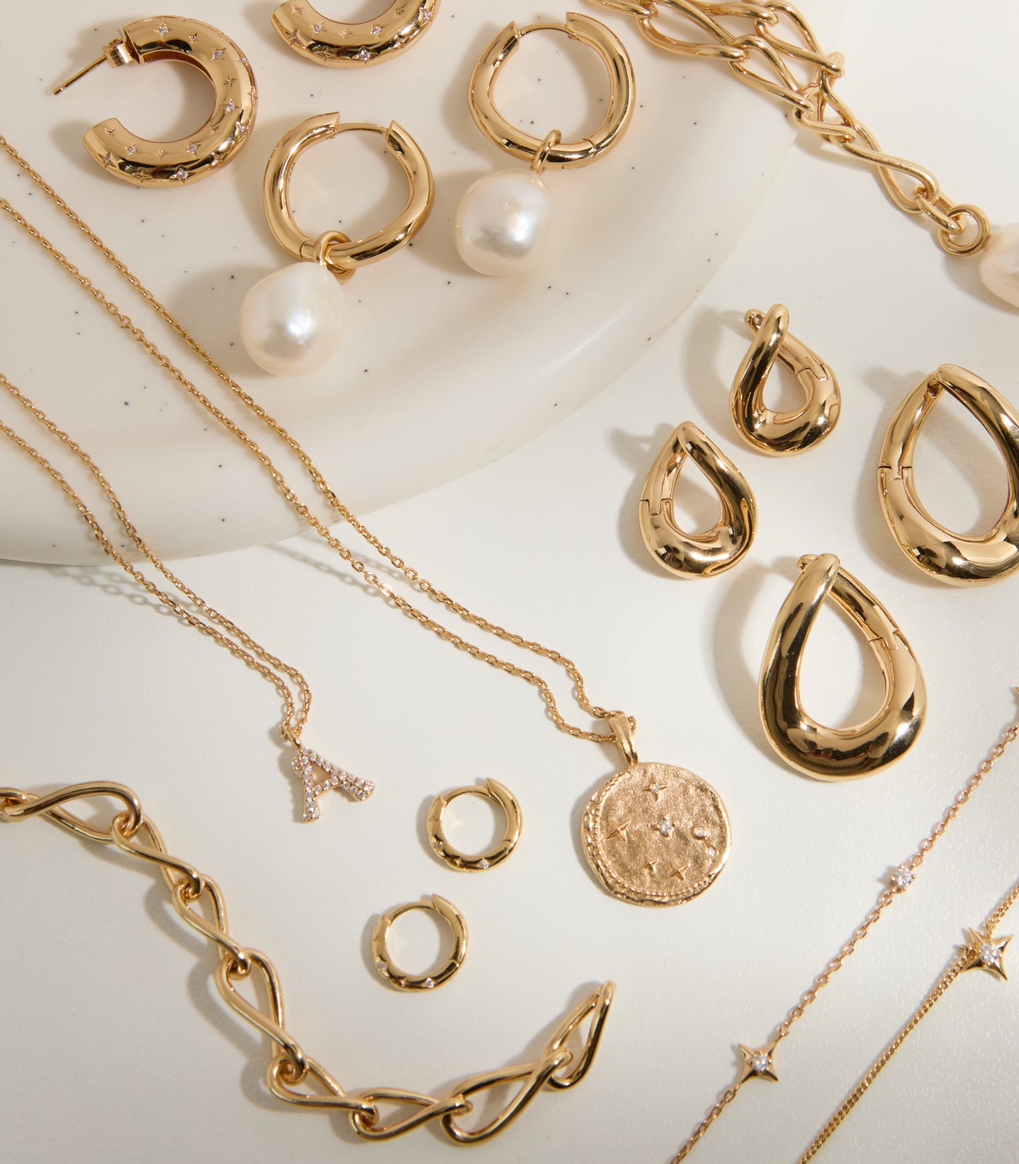 Hero_image_desktop-Astrid & Miyu