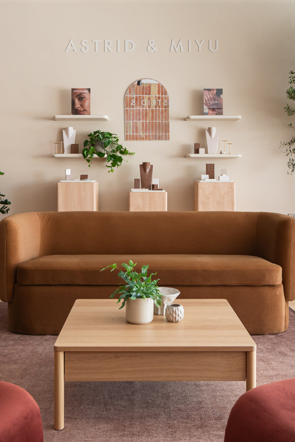 Home_Comforts_bc7a266f-e6b0-4b90-80bf-a423061762a3-Astrid & Miyu