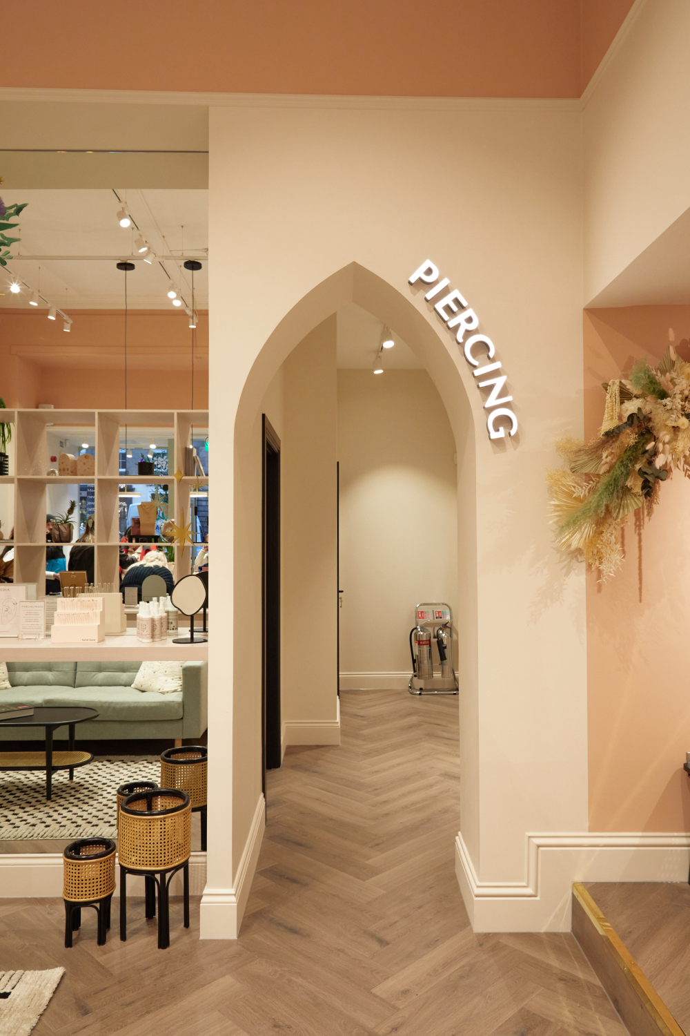 Medieval_influence_pointy_arch-Astrid & Miyu