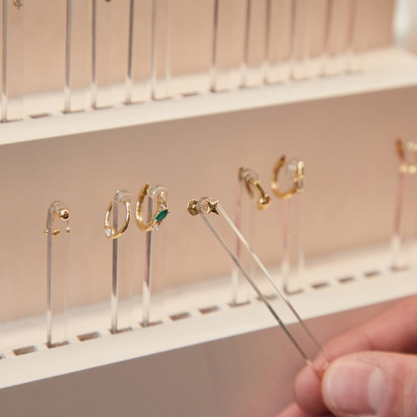 Piercing_1-Astrid & Miyu