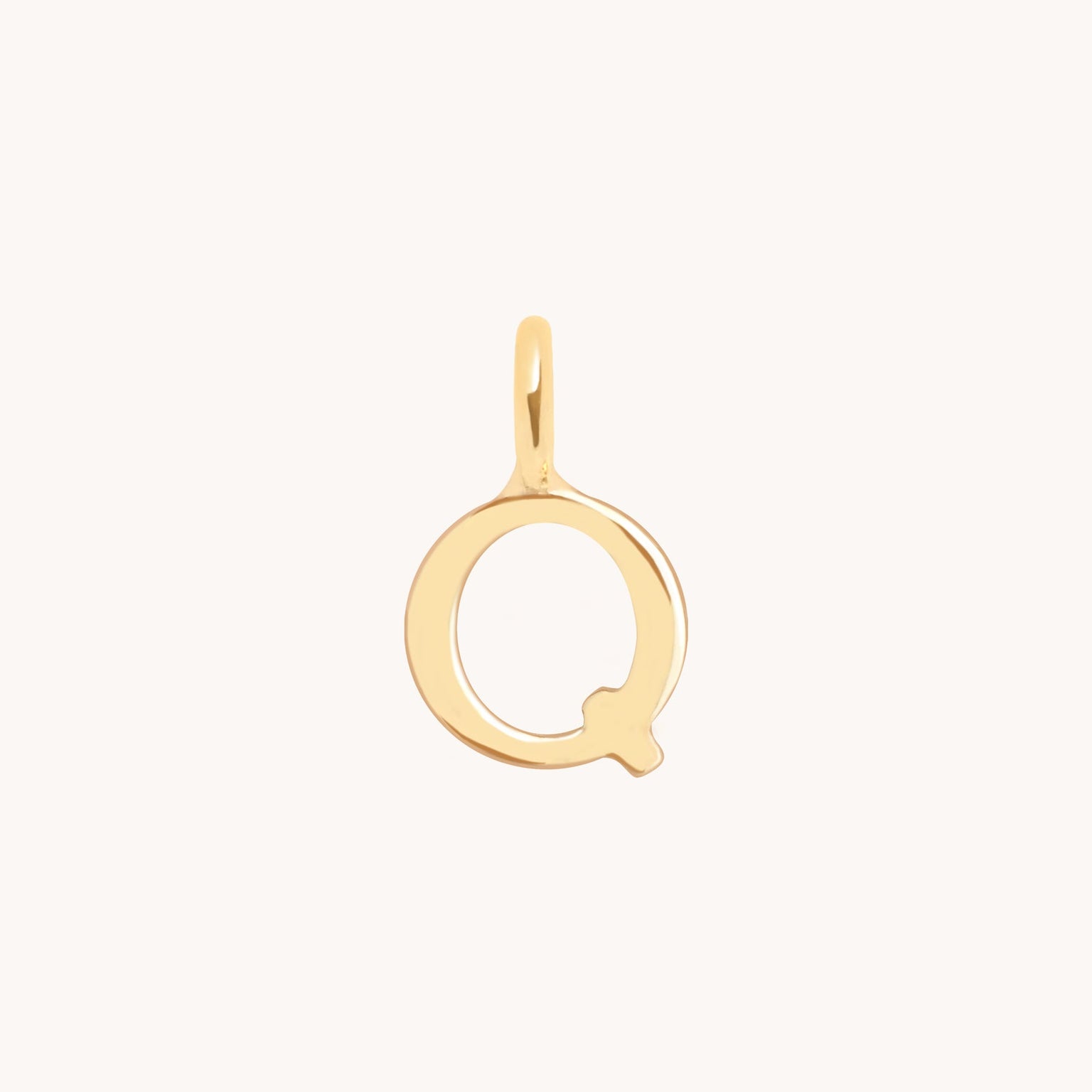 Initial Charms - Q Initial Charm 9k Gold - Welding Charm - Astrid & Miyu