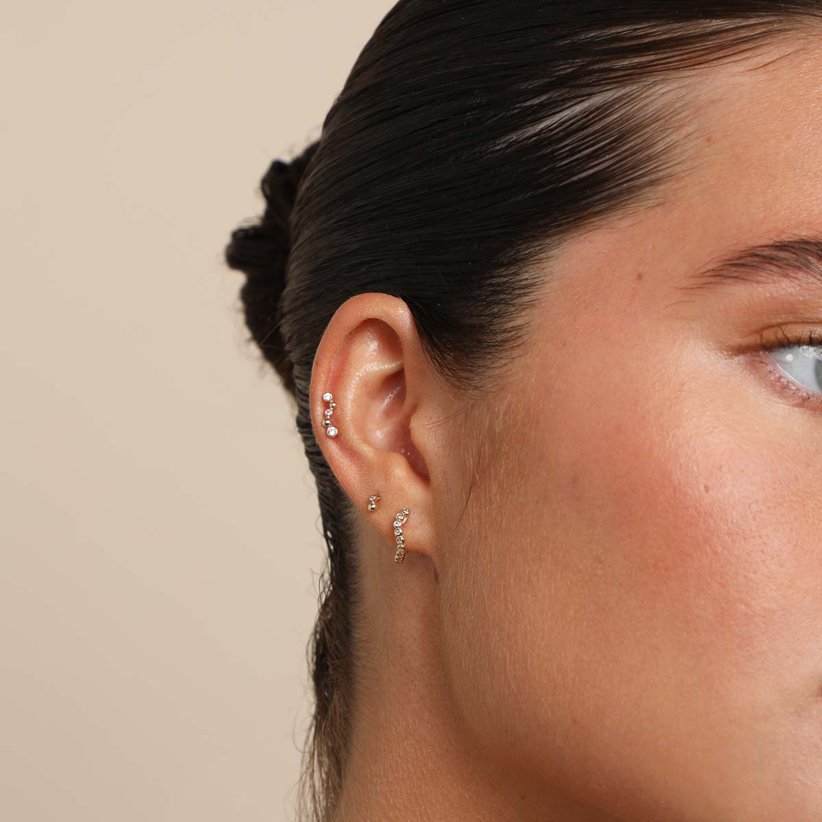 April White Topaz - Topaz Beaded Wave Piercing Stud in Solid Gold - Piercing Stud - Astrid & Miyu