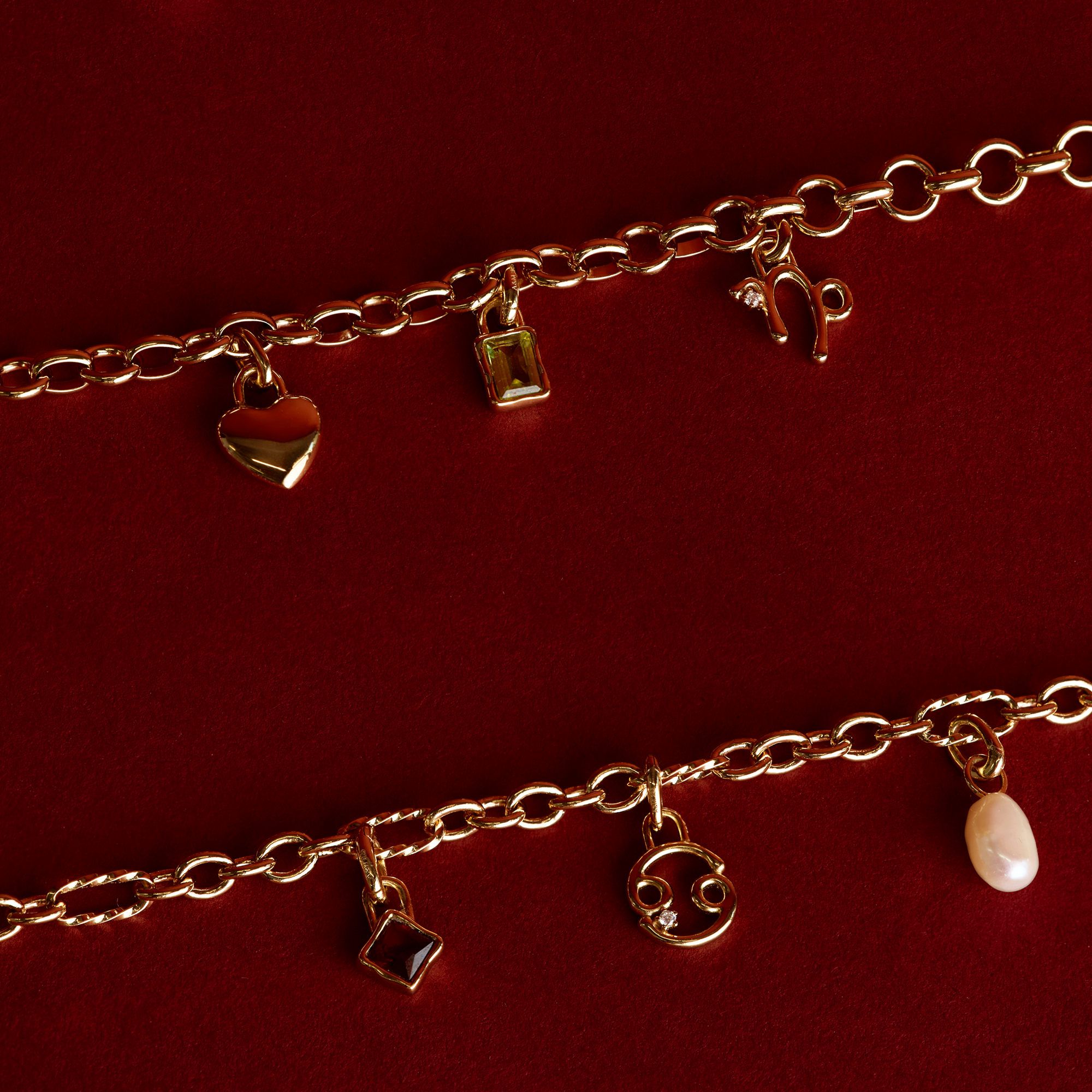 Q4_25_Gift_Set_Hot_Spot_Desktop_2-Astrid & Miyu