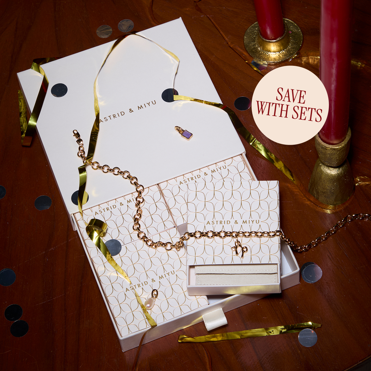 Q4_25_Gift_Set_Hot_Spot_Mob_3-Astrid & Miyu