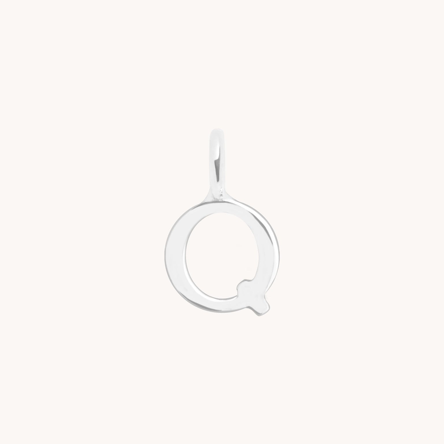 Initial Charms - Q Initial Charm 9k White Gold - Welding Charm - Astrid & Miyu