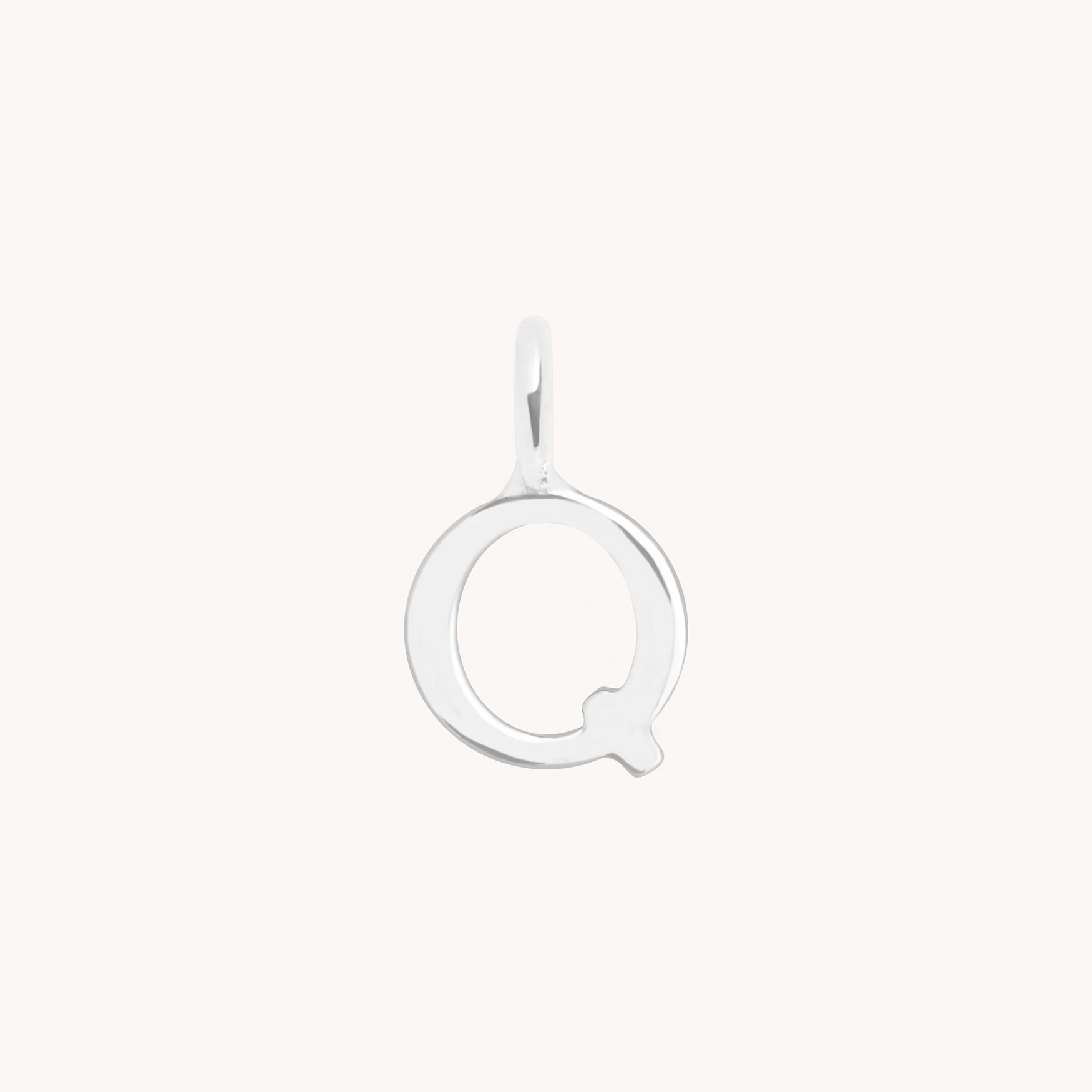 Initial Charms - Q Initial Charm 9k White Gold - Welding Charm - Astrid & Miyu