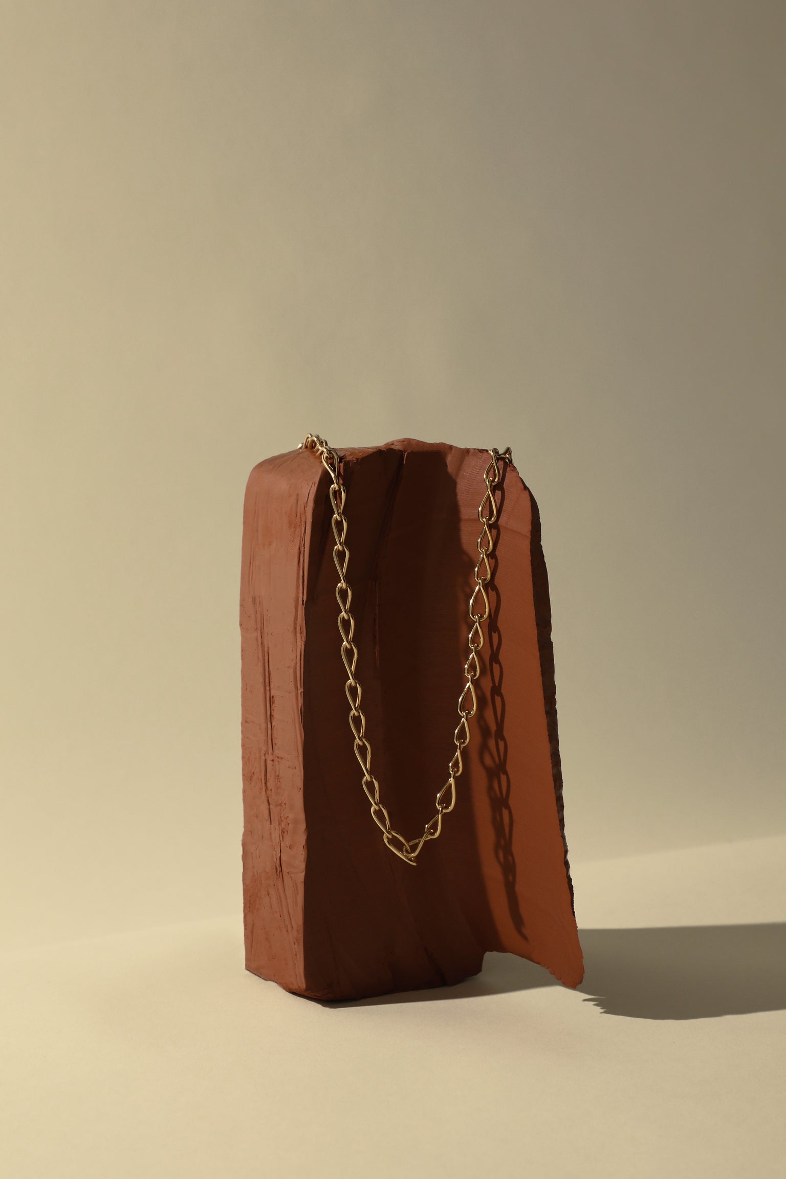 18k Gold Plated Jewellery - Infinite Chain Necklace in Gold - Chain Necklaces - Astrid & Miyu