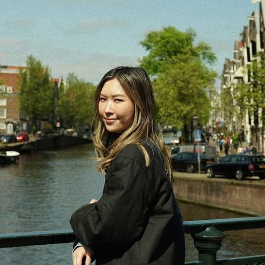 Victoria_Background-Astrid & Miyu