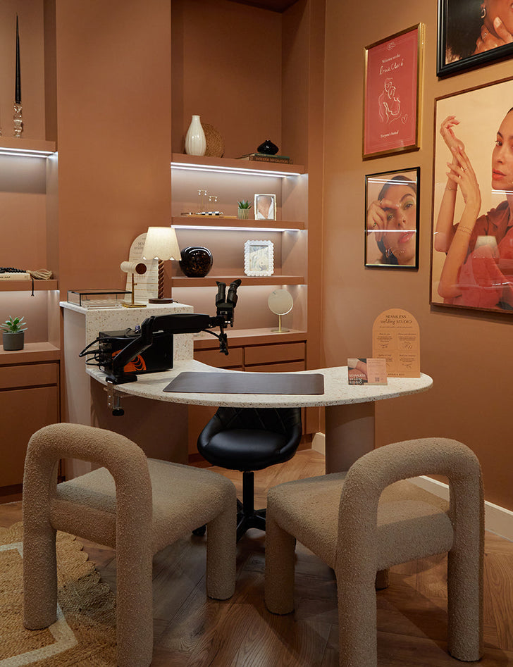 Welding_de03467b-bf84-464c-bda5-67a9914d3ab8-Astrid & Miyu