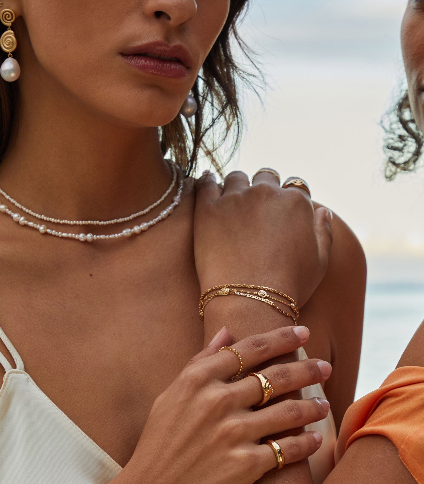 desktop-header-Astrid & Miyu