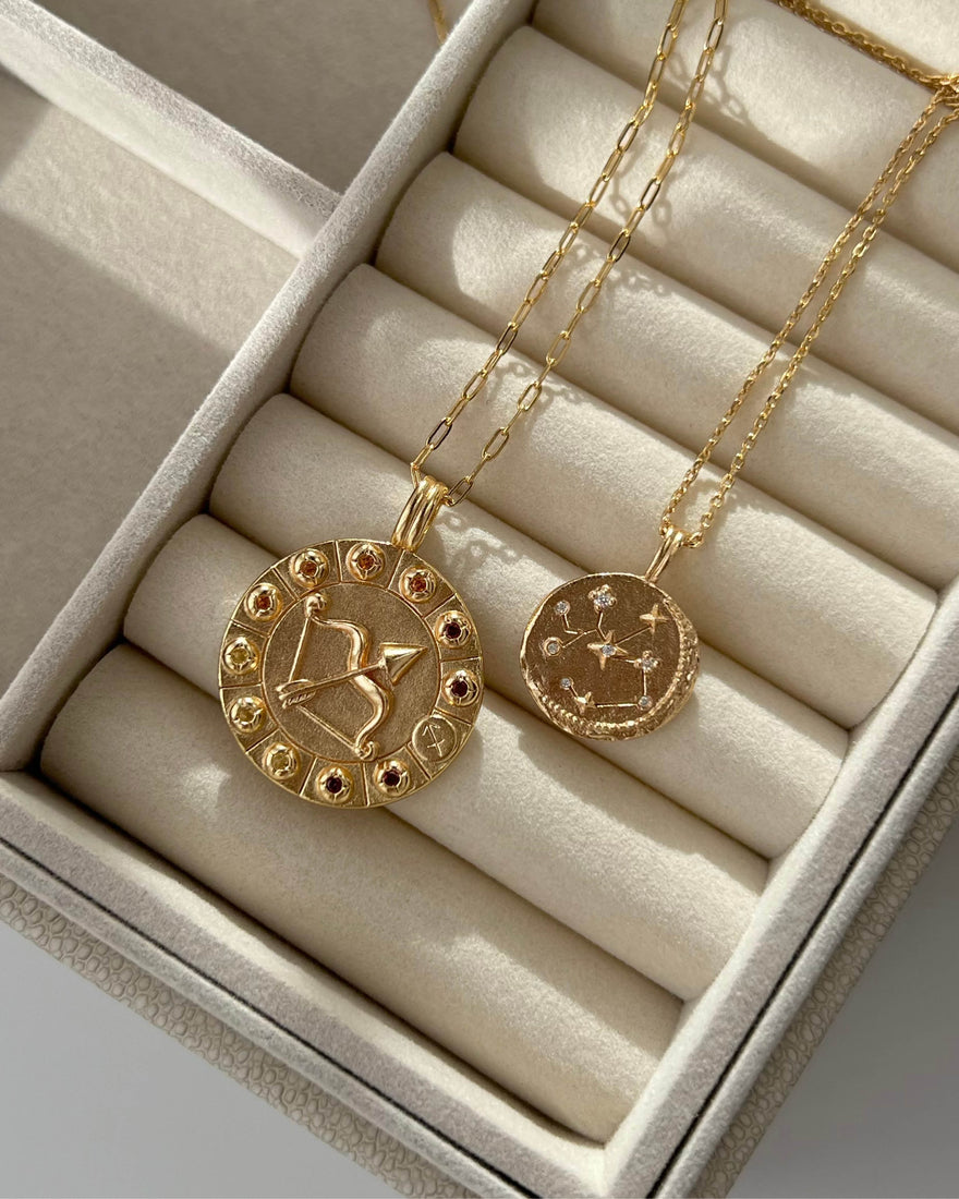 graphics6_a319351d-f6e6-406e-bf7a-13ad5310e922-Astrid & Miyu