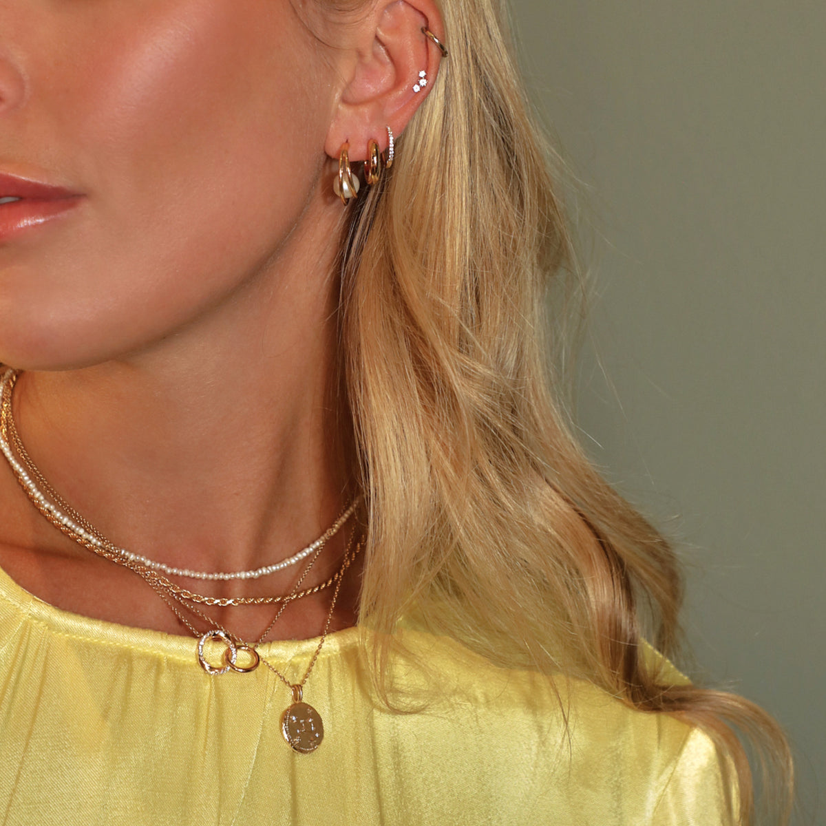 graphics7_abebec2f-5bcc-44e2-968f-69b05819de31-Astrid & Miyu