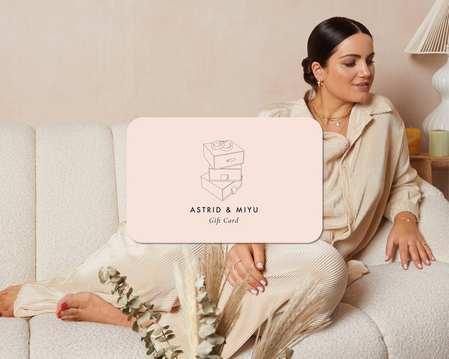 graphics8_eb5beb5f-f894-4939-bf6b-6697d60565e4-Astrid & Miyu