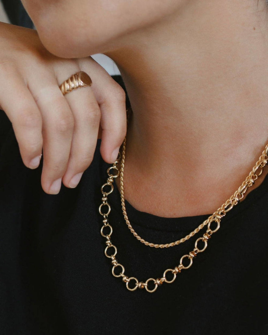 necklace-layering-lookbook_1-Astrid & Miyu