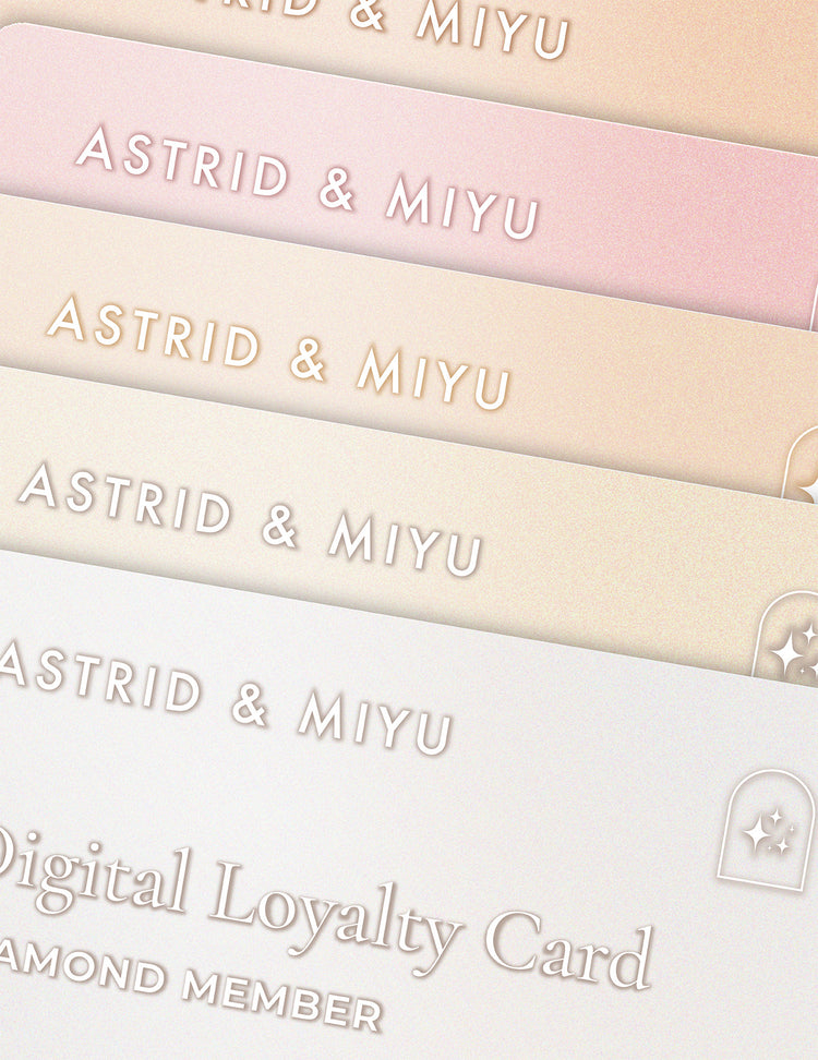 novel_wallet_pass_final_artwork_Updated_Loylaty_Colours_-32-Astrid & Miyu