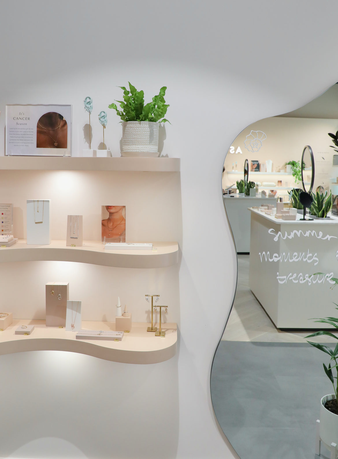 spitalfields_block_2010_x_2730-Astrid & Miyu