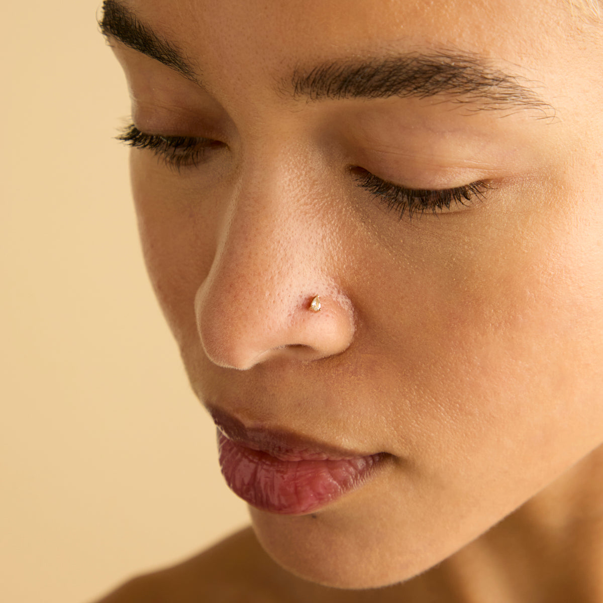 April White Topaz - Topaz Pear Piercing Stud in Solid Gold - Piercing Stud - Astrid & Miyu