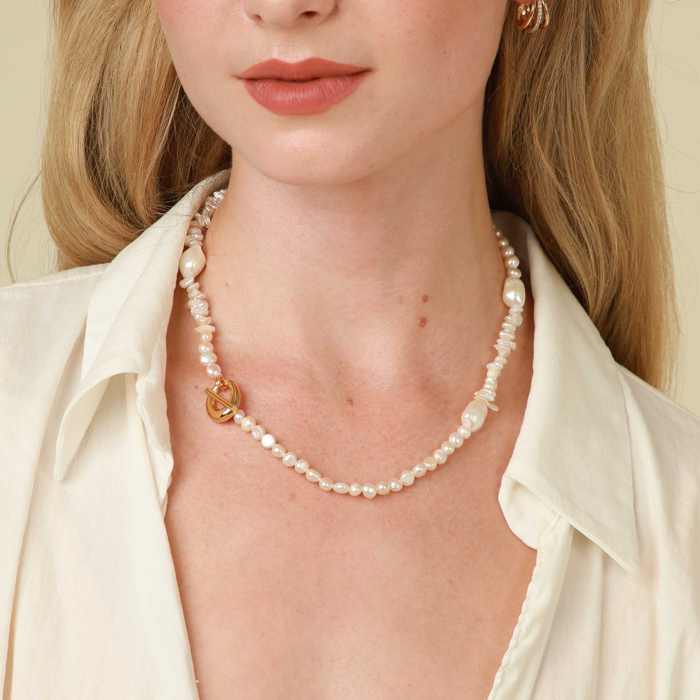 18k Gold Plated Jewellery - Serenity Pearl Beaded T-Bar Necklace in Gold - Necklaces - Astrid & Miyu