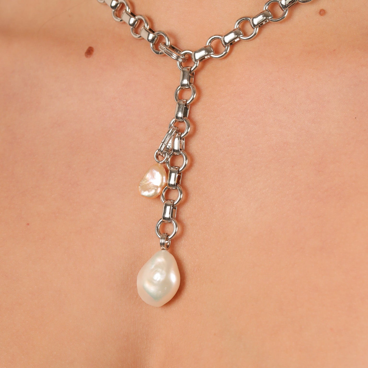 Core Collection SS23 - Serenity Pearl Link Chain Necklace in Silver - Necklaces - Astrid & Miyu