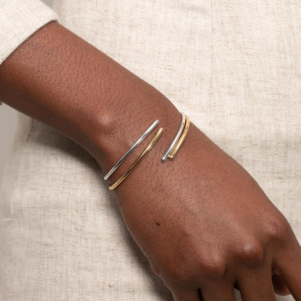 Bracelets - Twist Cuff in Silver - Bangle - Astrid & Miyu