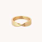 Twist Ring in Gold - Band Ring - Astrid & Miyu