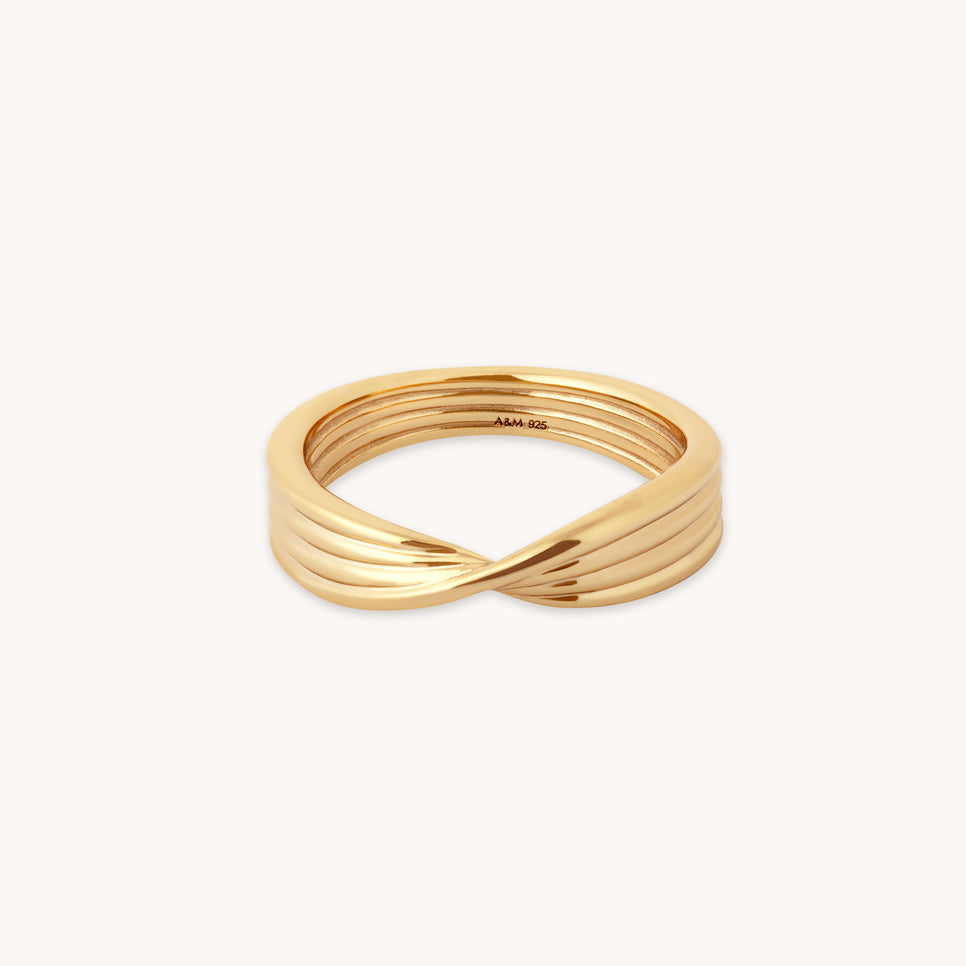 Twist Ring in Gold - Band Ring - Astrid & Miyu