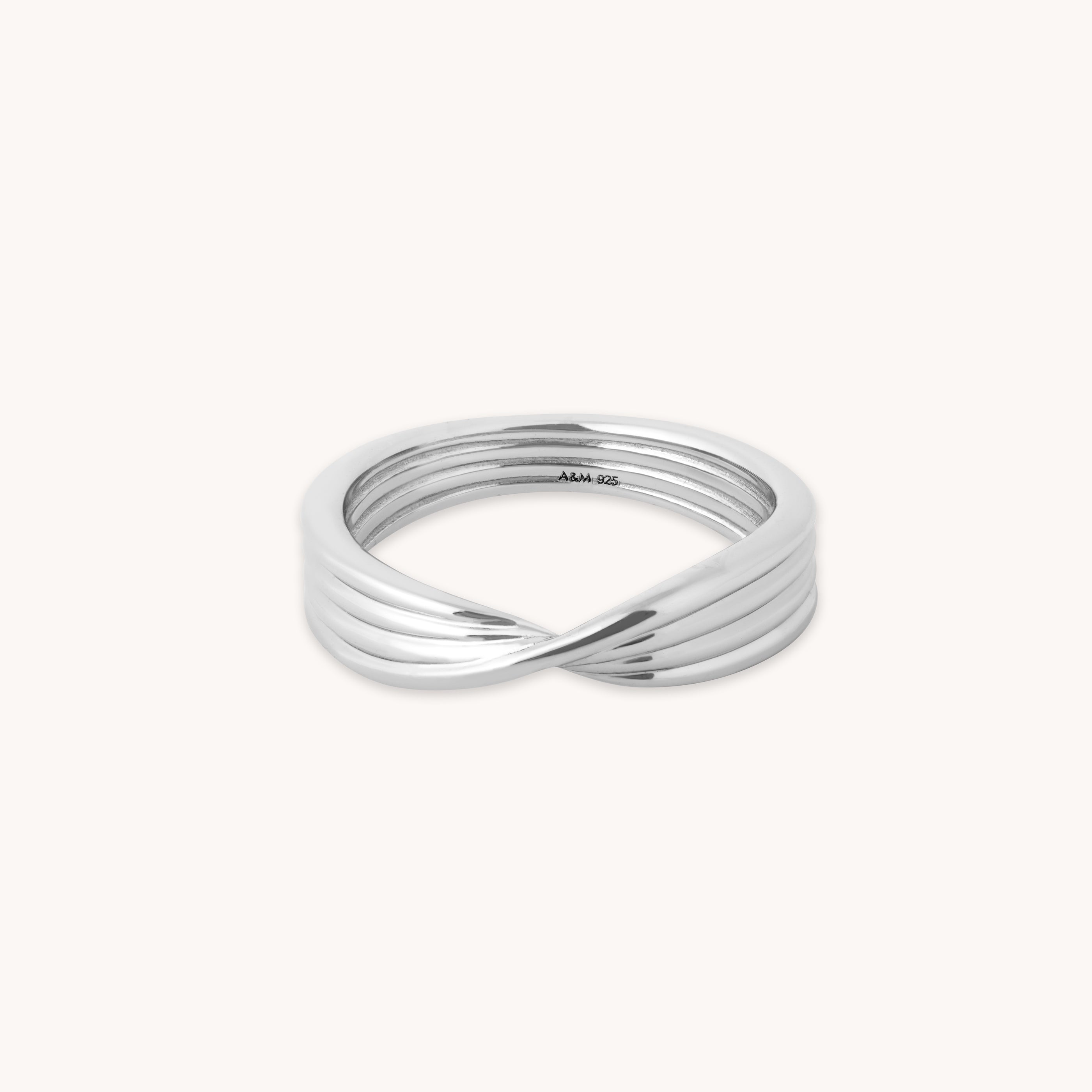 Twist Ring in Silver - Band Ring - Astrid & Miyu