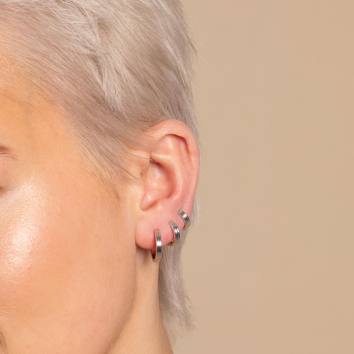 Pleated Hoop 6.5mm in Silver worn with all other sizes
