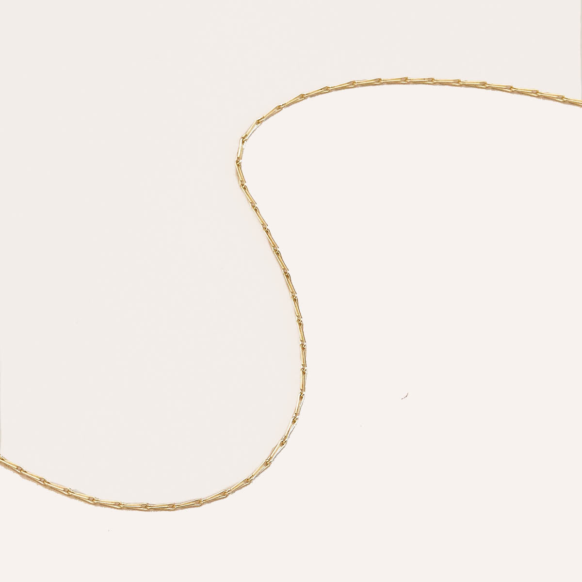 Gold Necklaces - Marylebone Chain Necklace in Solid Gold - - Astrid & Miyu