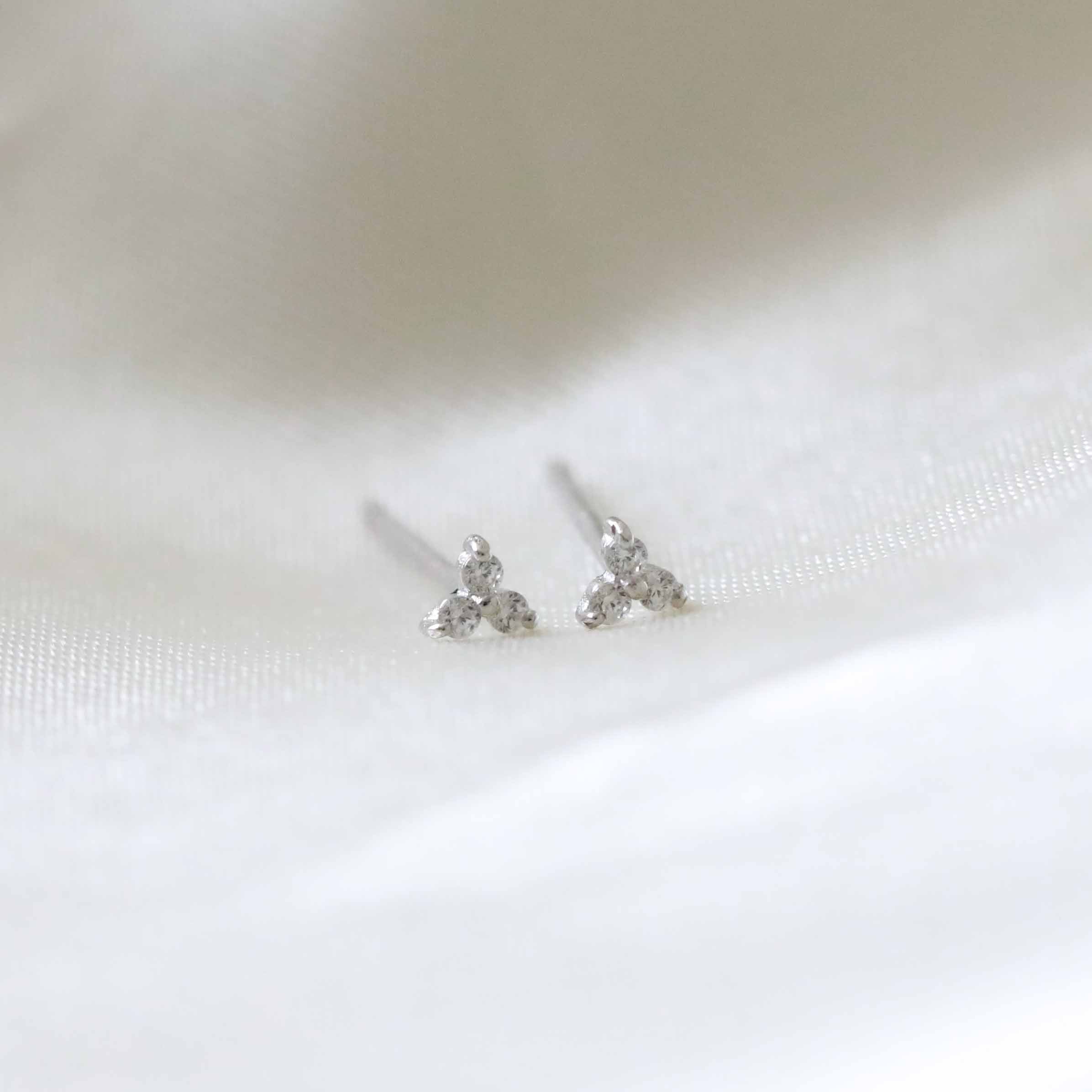 Core Collection SS23 - Triple Crystal Stud Earrings in Silver - Stud Earrings - Astrid & Miyu