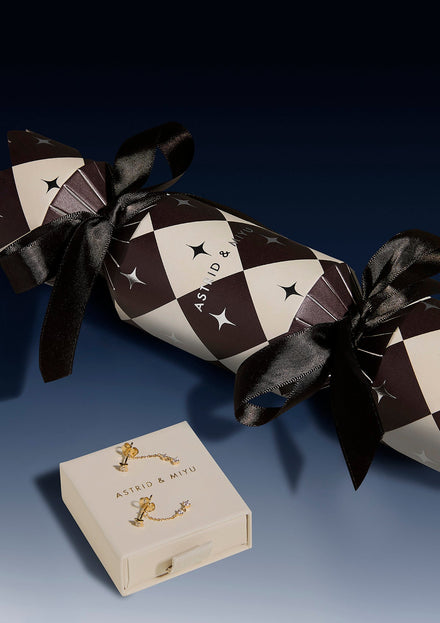 Christmas Gifting, Made Easy-Astrid &amp; Miyu
