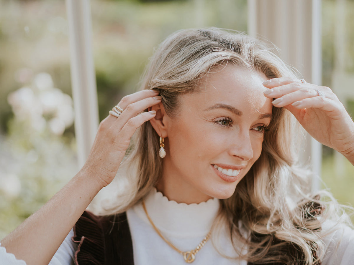 Josie Fear's Favourites-Astrid &amp; Miyu