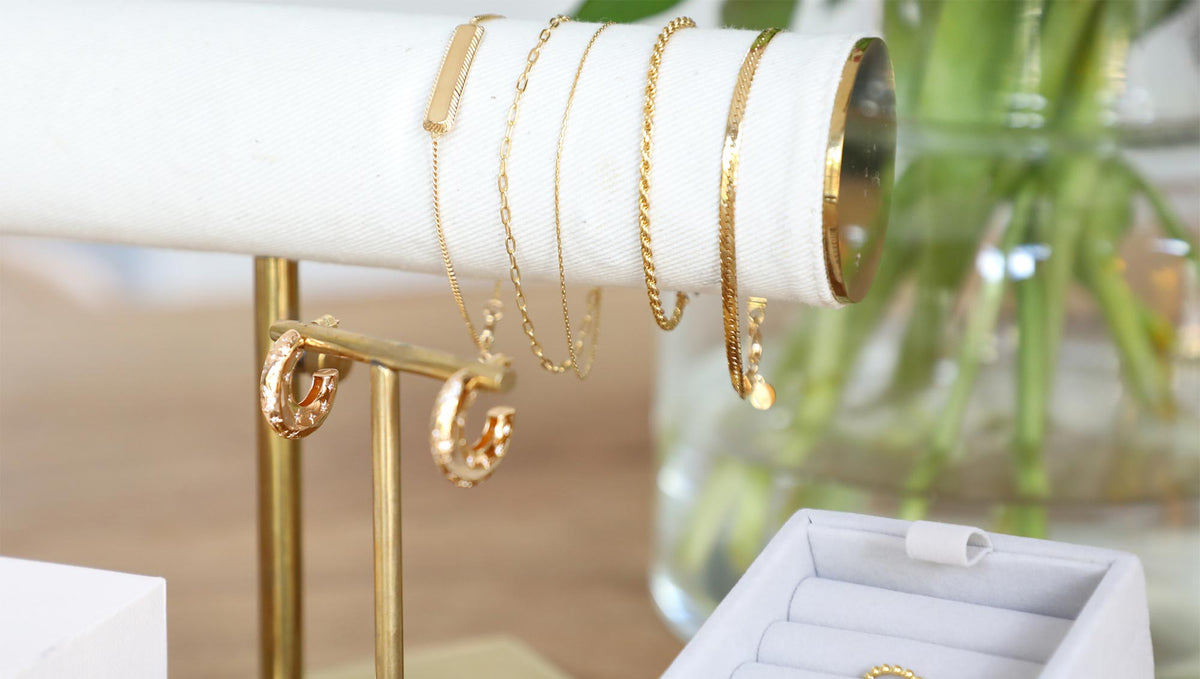 A&M Favourites-Astrid &amp; Miyu