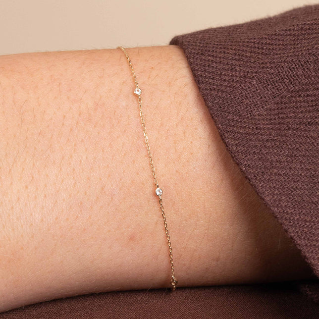 April White Topaz - Topaz Charm Bracelet in Solid Gold - Bracelet - Astrid & Miyu