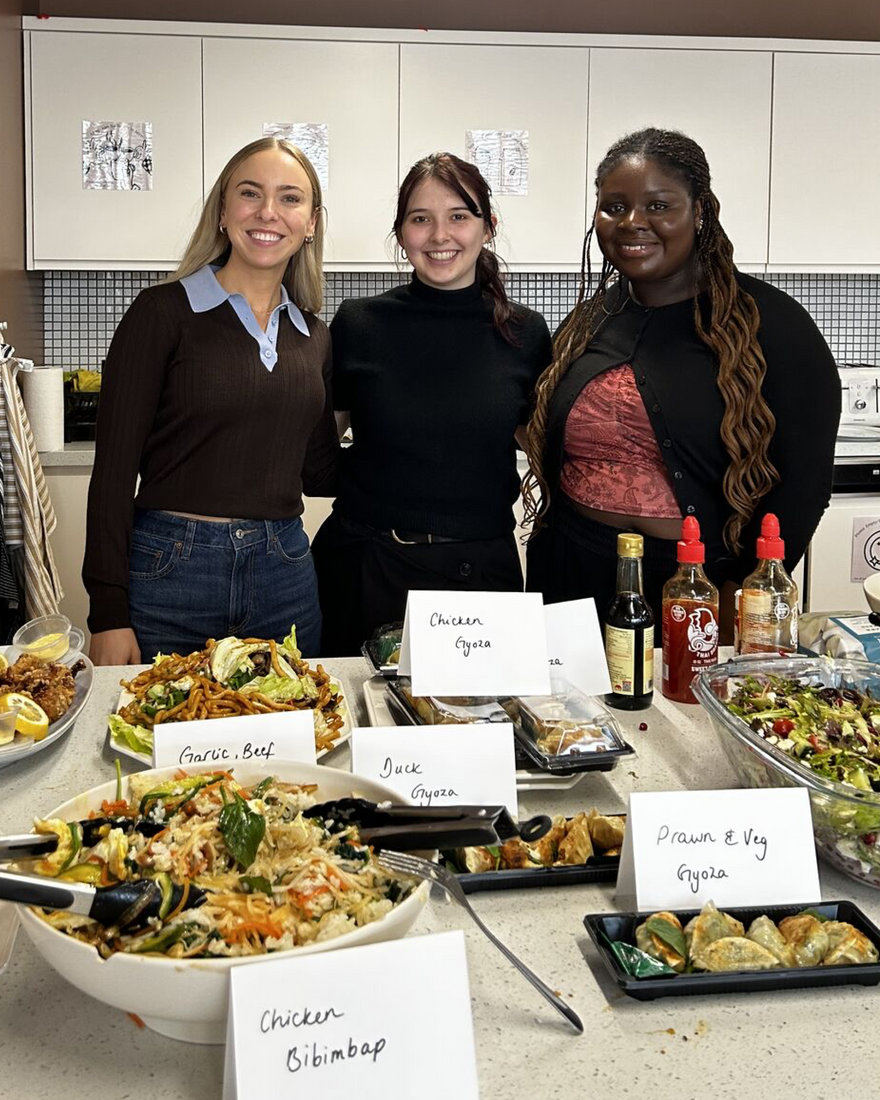 50_Lunch_Clubs-Astrid &amp; Miyu