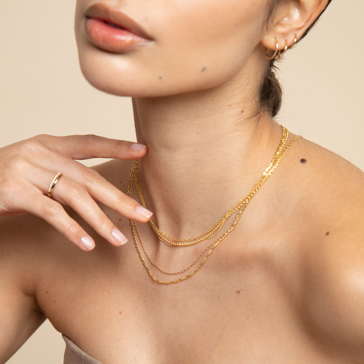 Gold Necklaces - Chelsea Story Chain Necklace in Solid Gold - Story Chain - Astrid &amp; Miyu