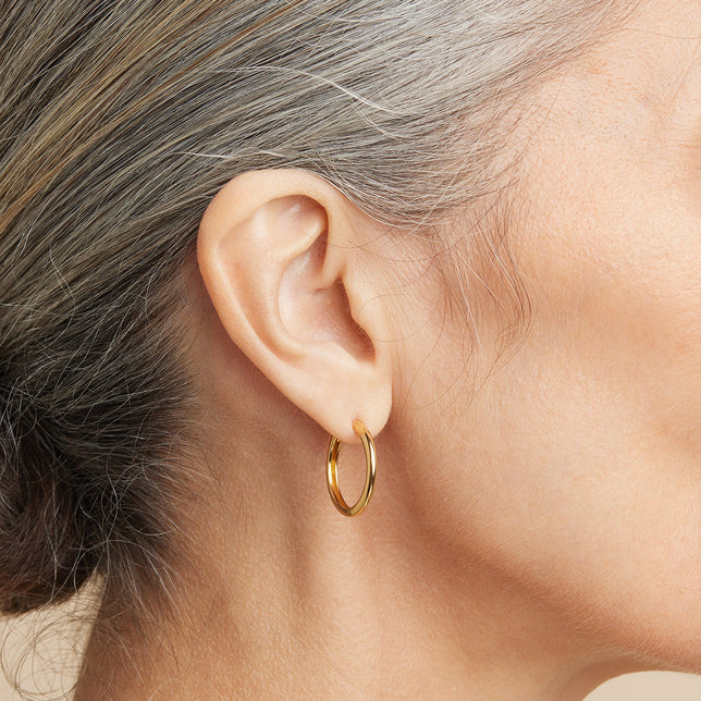 18k Gold Plated Jewellery - Essential Medium Hoops in Gold - Hoop Earrings - Astrid &amp; Miyu