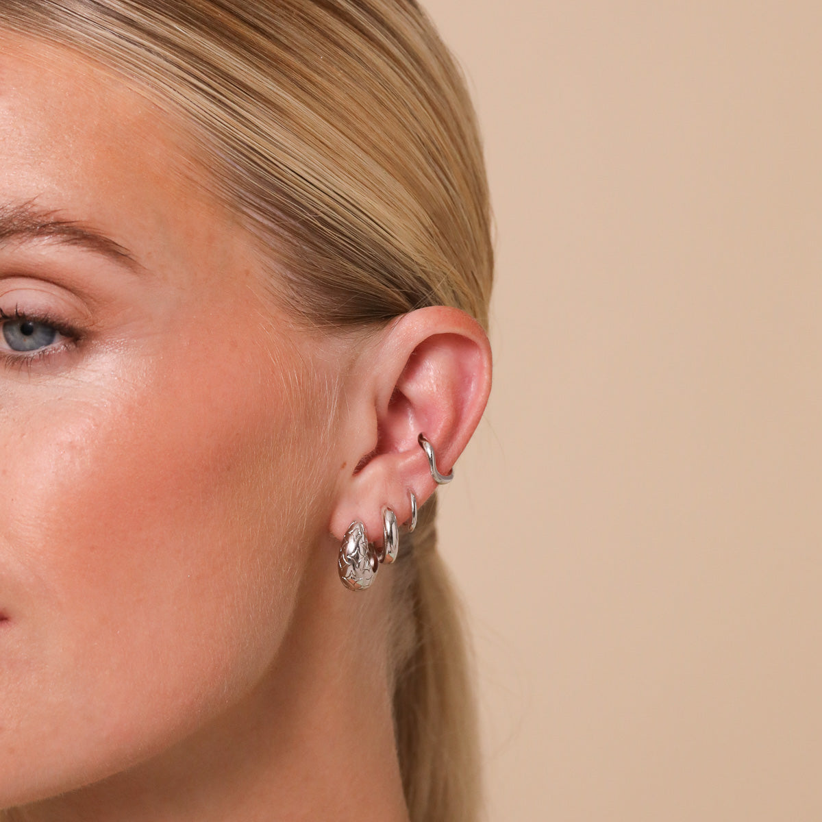 Core Collection SS23 - Essential Huggies in Silver - Huggies - Astrid &amp; Miyu