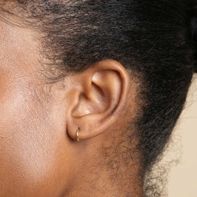 Earrings - Seamless Hoop 1.2mm in Solid Gold - - Astrid & Miyu