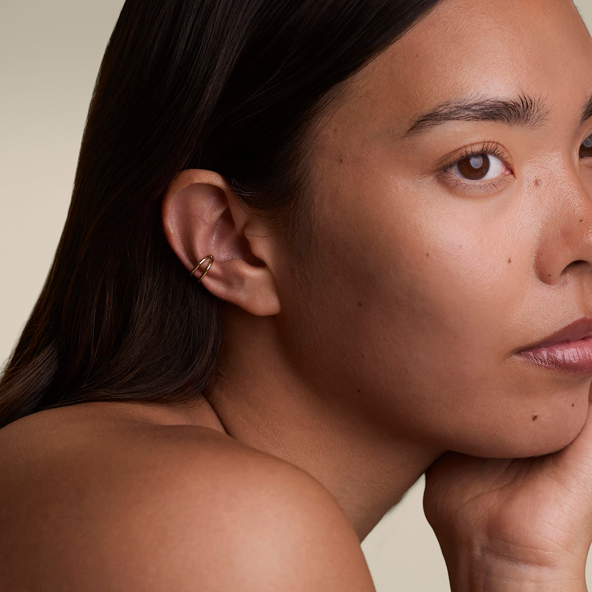 Illusion Essential Ear Cuff in Gold-Astrid &amp; Miyu