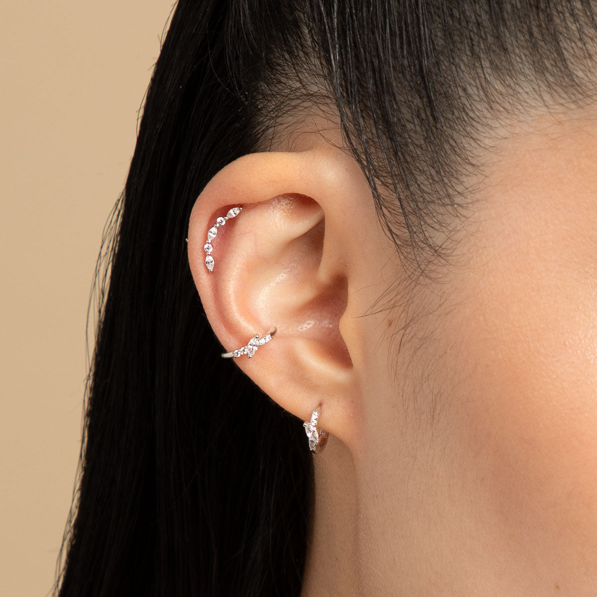 Core Collection SS23 - Navette Crystal Curved Barbell in Silver - Barbell Earring - Astrid &amp; Miyu