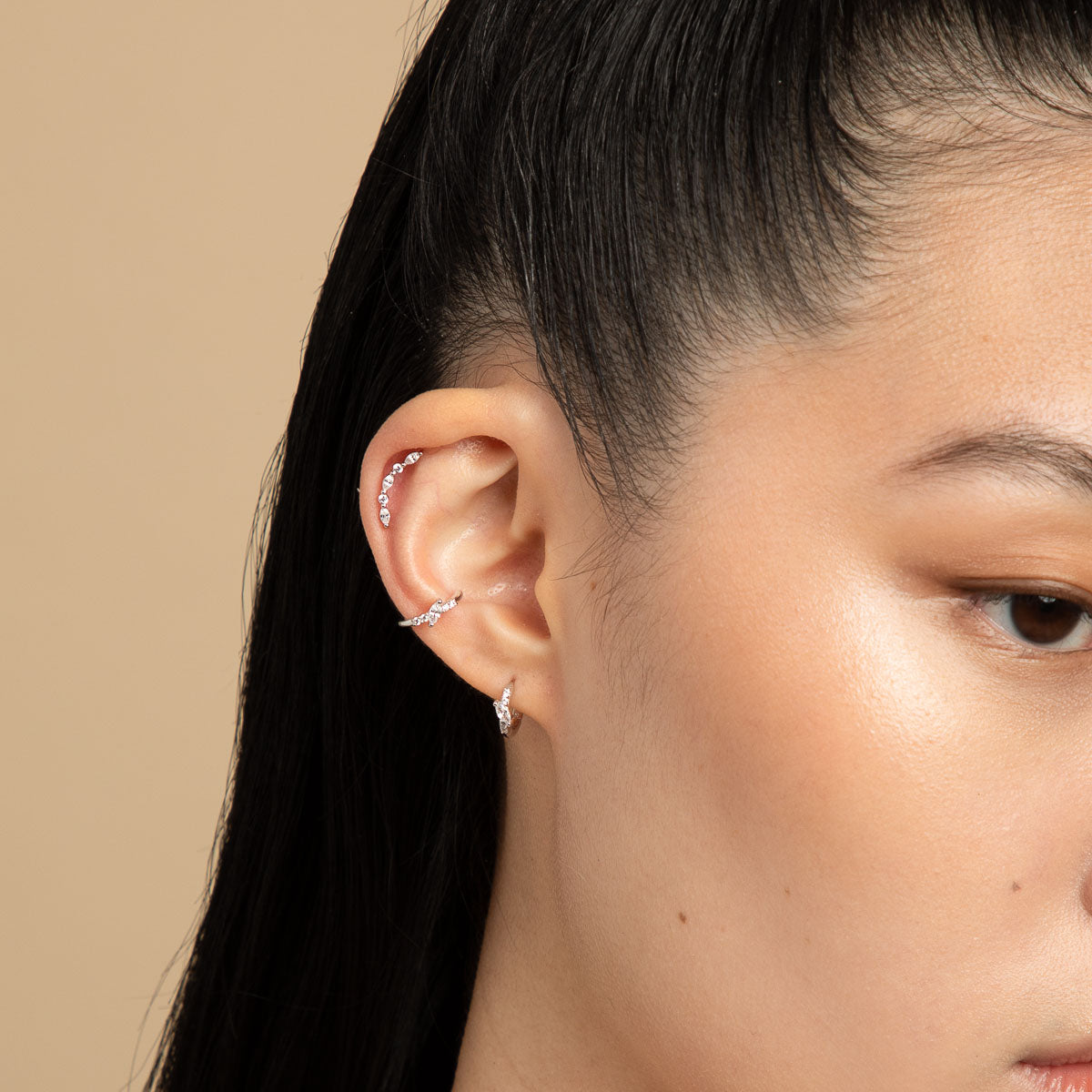 Core Collection SS23 - Navette Crystal Huggies in Silver - Huggies - Astrid &amp; Miyu