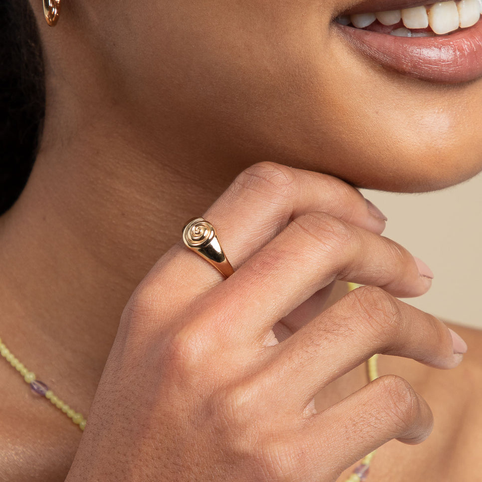 Shell Signet Ring in Gold - Signet Ring - Astrid &amp; Miyu