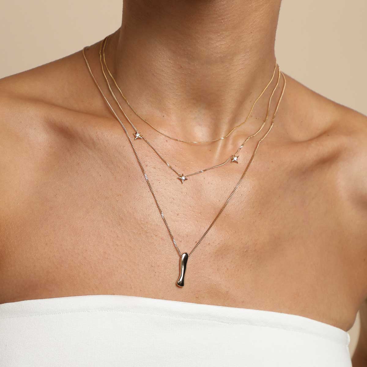 18k Gold Plated Jewellery - I Initial Bold Pendant Necklace in Gold - Pendant Necklace - Astrid &amp; Miyu