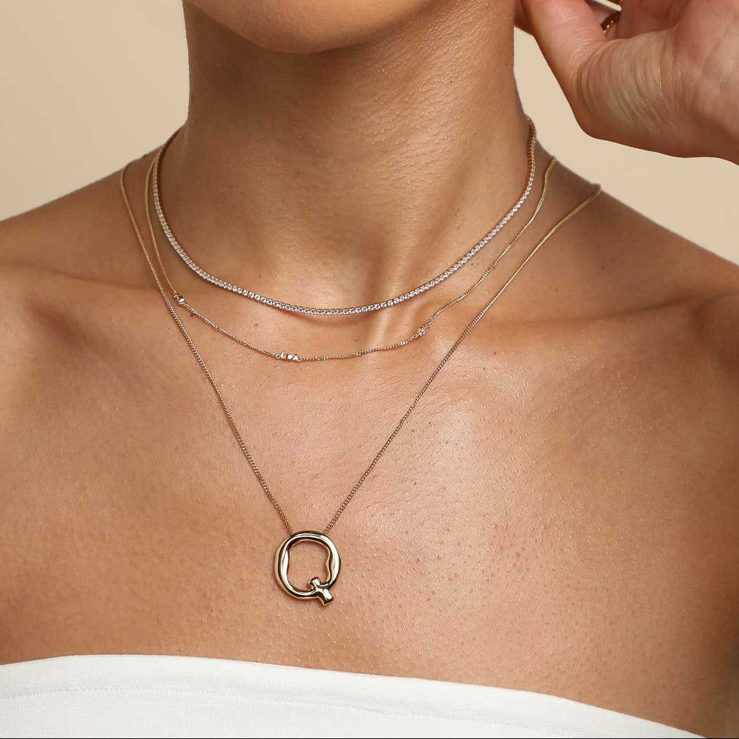 18k Gold Plated Jewellery - Q Initial Bold Pendant Necklace in Gold - Pendant Necklace - Astrid &amp; Miyu