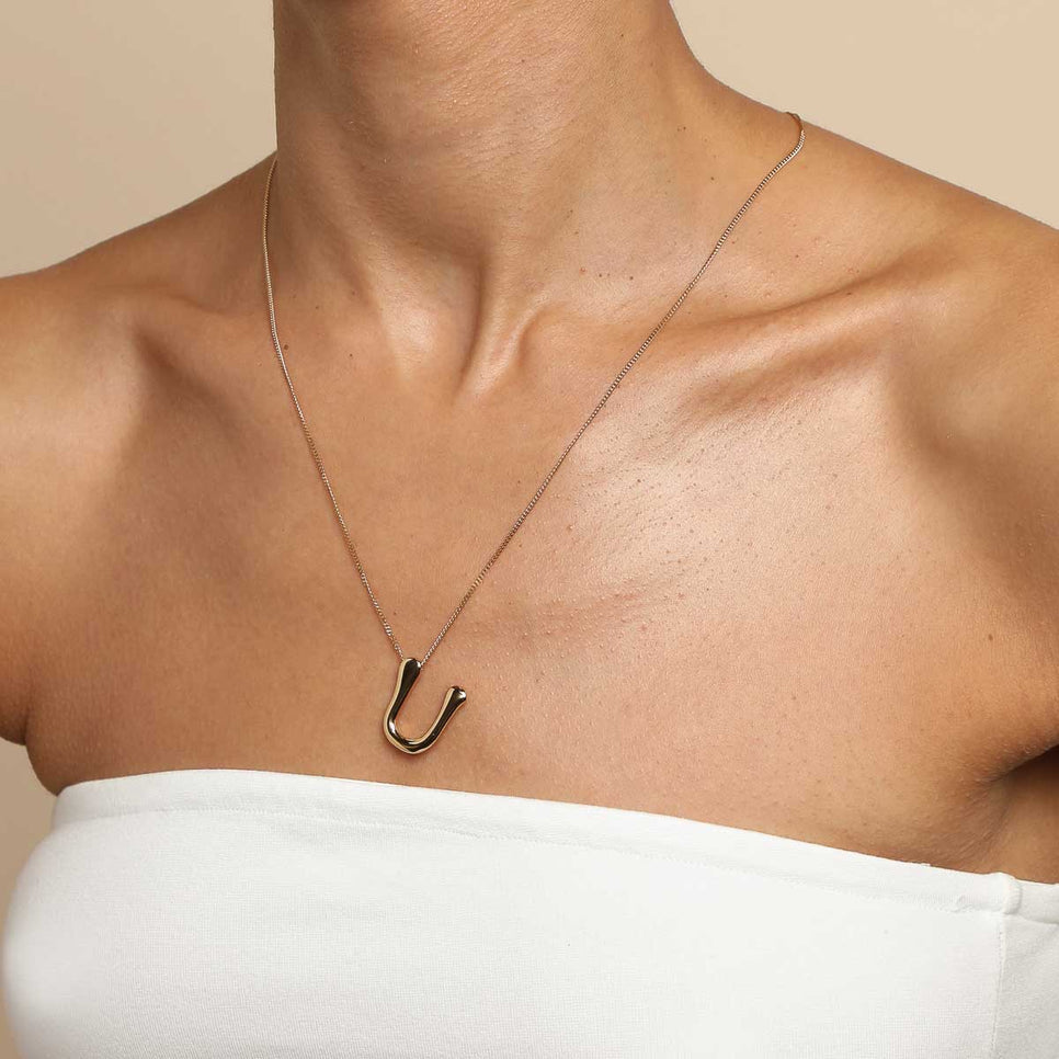 18k Gold Plated Jewellery - U Initial Bold Pendant Necklace in Gold - Pendant Necklace - Astrid &amp; Miyu