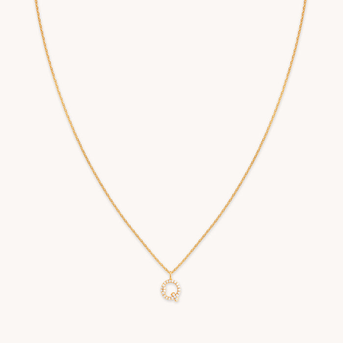 Q Initial Pavé Pendant Necklace in Gold